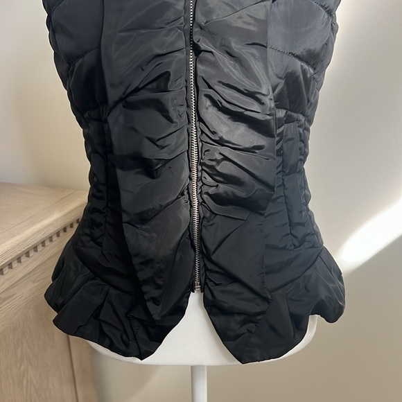 Women’s White House Black Market black puffer vest size XXS - Picture 3 of 9